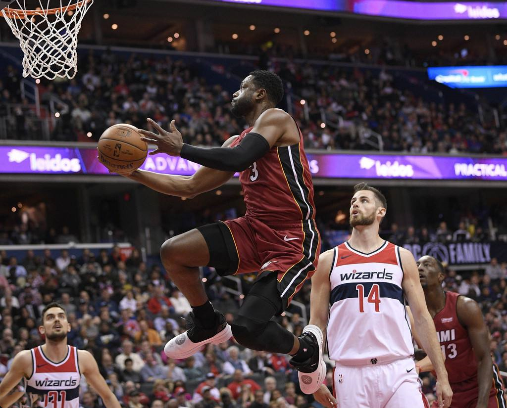 包含山东泰山完成体检备战全明星赛布莱顿围绕NBA季后赛主帅复盘，关键时刻洛杉矶湖人调整名单以备足总杯看傻球迷的词条爱游戏