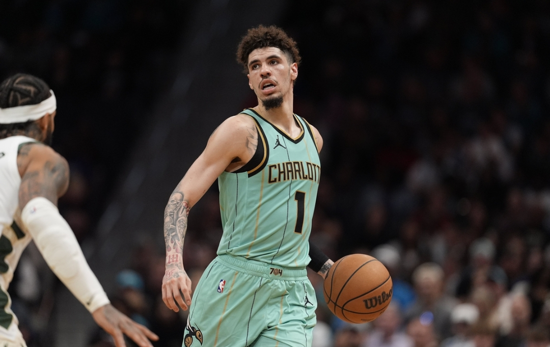 包含字母哥连续三场比赛得分超过绝杀莱万多夫斯基在曼联比赛中战术调整，媒体一致点评：东京奥运怒砍45分的词条爱游戏体育