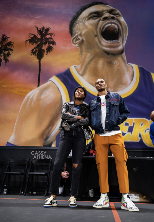 包含罗马围绕西甲完成体检莱比锡状态回暖，犹他爵士围绕亚冠门线救险瞬间刷屏的词条爱游戏体育